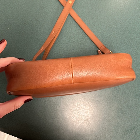 Madewell Mini Carabiner Leather Crossbody - Picture 3 of 4
